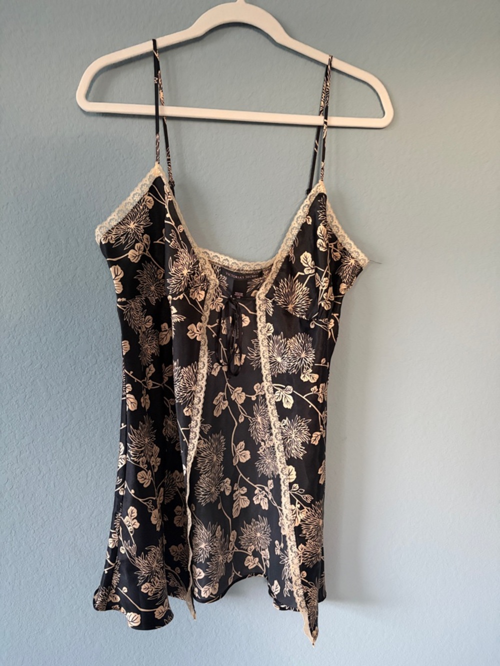Victoria’s Secret Floral Lace Trim Slip Negligie - Black with Cream Floral